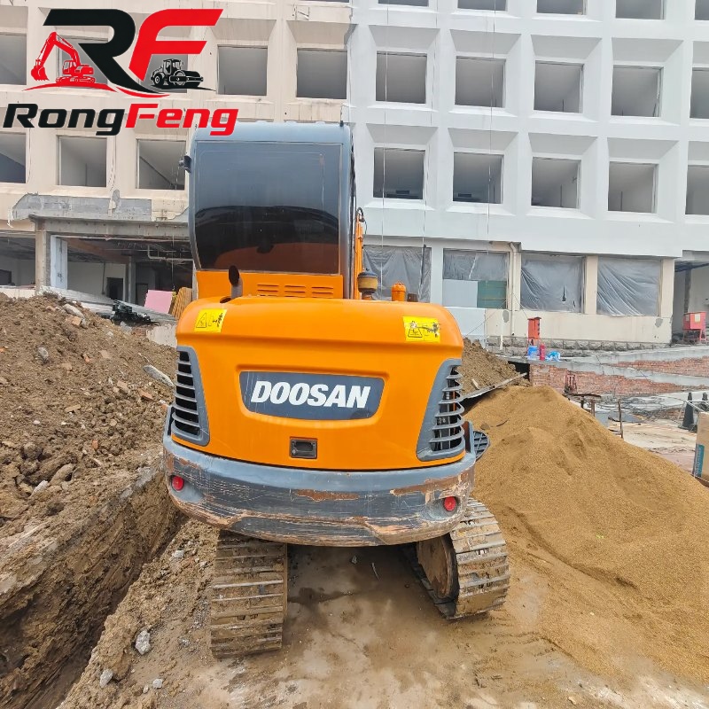 Doosan DX55 Crawler Excavator Original Machine - Image 2