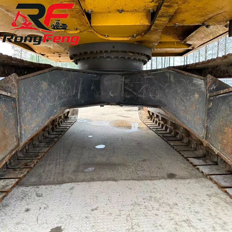 2. Secondhand Komatsu 200-8 Crawler Excavator, SAA6D107E-1 Engine - Image 9