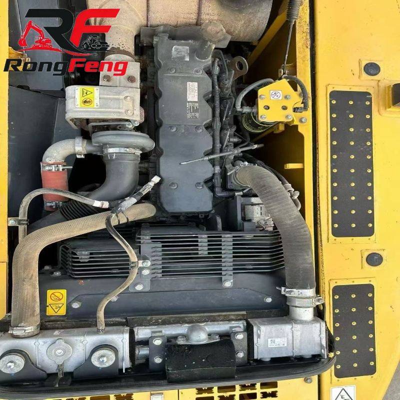 2. Secondhand Komatsu 200-8 Crawler Excavator, SAA6D107E-1 Engine - Image 5