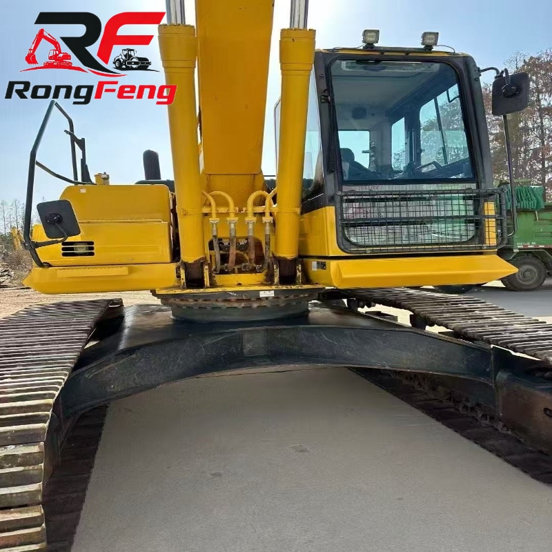 2. Secondhand Komatsu 200-8 Crawler Excavator, SAA6D107E-1 Engine - Image 3