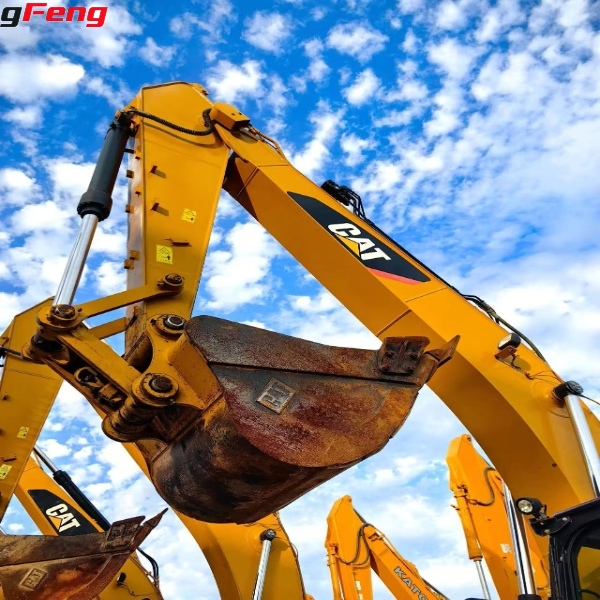 Low Working Hours CAT 320 Used Construction Excavator - Image 4